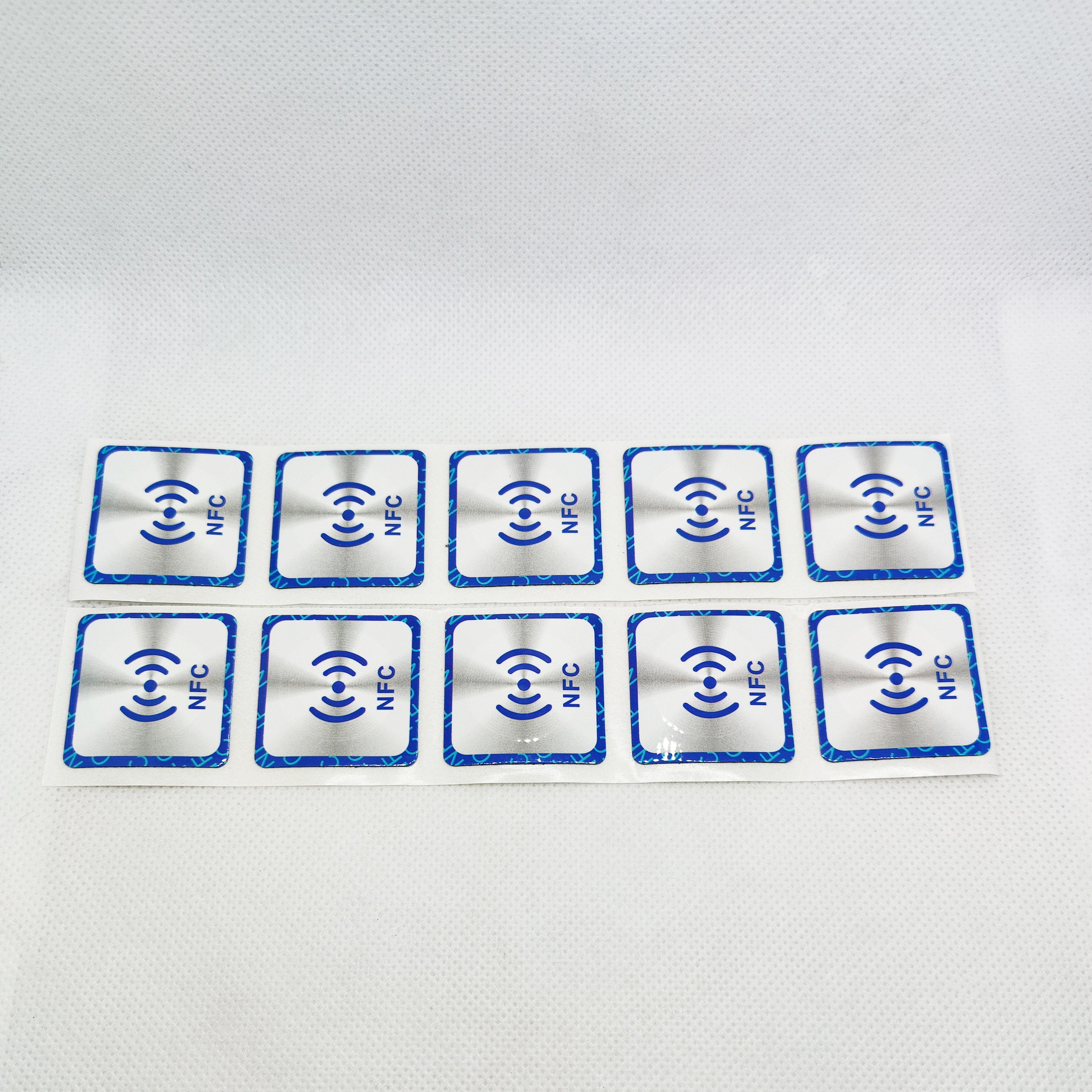 144 バイト NFC 213 タグ アンチメタル 25mm ステッカー すべての NFC 電話およびデバイスと互換性あり