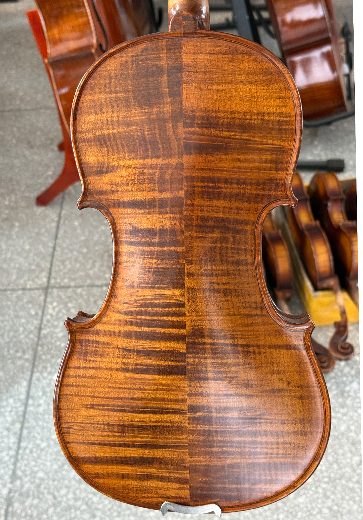 手作りマットパターンバイオリン 4/4、スプルーストップ、エボニーフィッティング、プロフェッショナルバイオリン 4/4 3/4 1/2 1/4 フルサイズ、ケース、肩当て、弓、弦付き