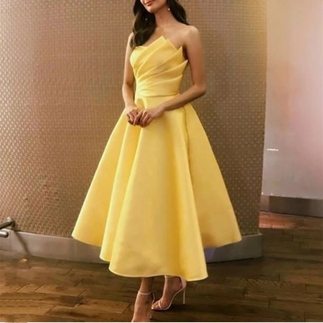 ANGELSBRIDEP イエローショートストラップレスプロムドレス Vestidos デフェスタ A ライン茶丈サテンフォーマルイブニングパーティーカスタマイズ