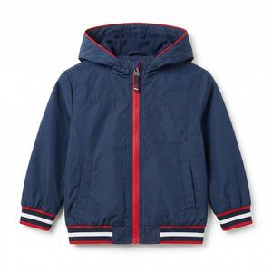 男の子用軽量ジャケット 防風 都会的なスタイル スクールウェア 日常の必需品 OEM ポリエステル