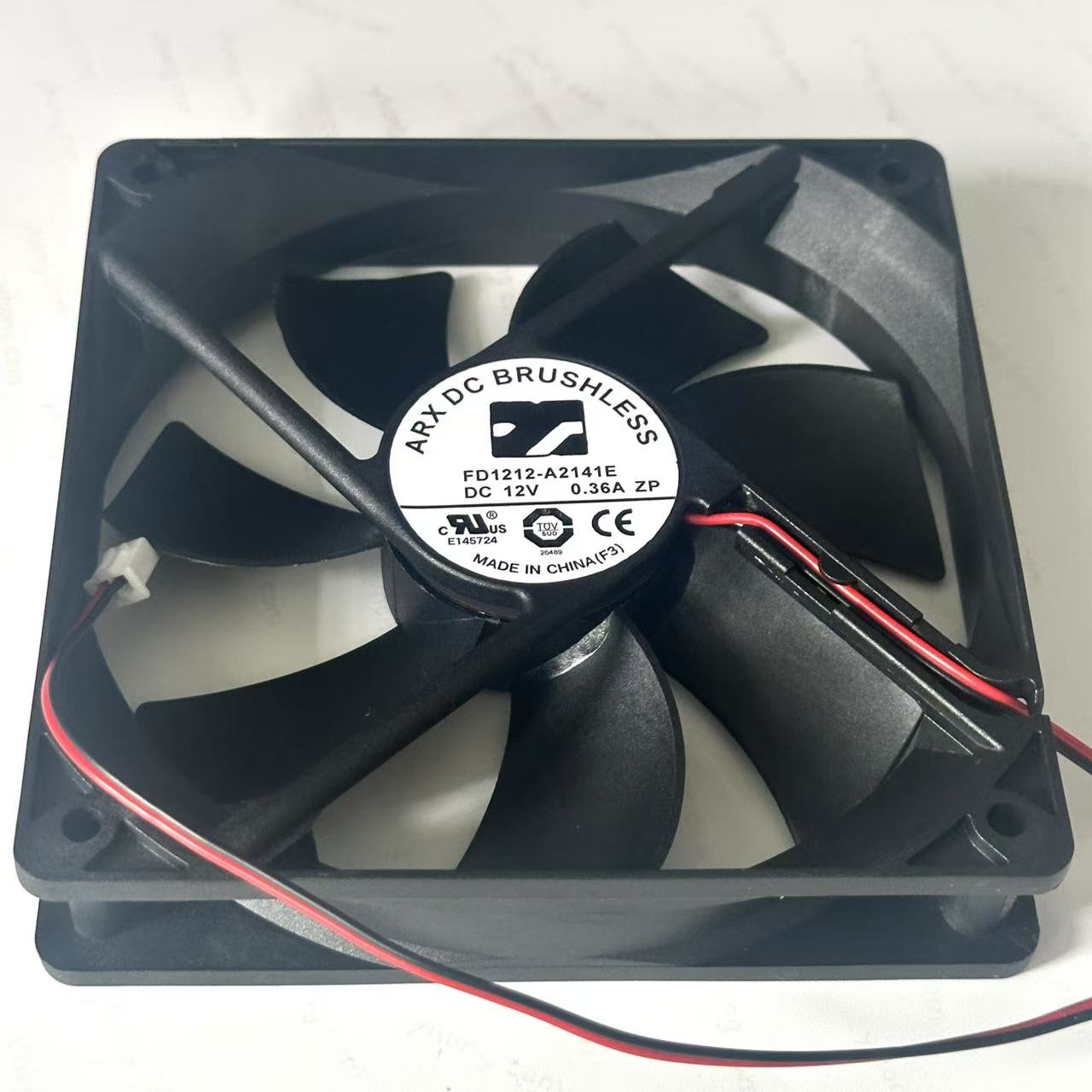 ARX FD1212-A2141E DC 12V 0.36A 120x120x25mm 2 線式サーバー冷却ファン