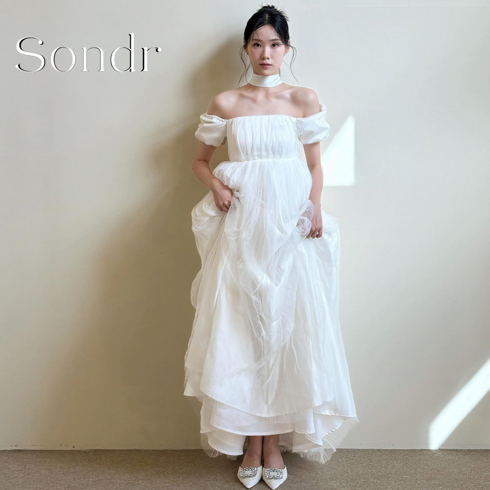 Sondr カスタマイズされたモダンな A ラインの韓国のウェディングドレスオフショルダーのブライダルガウンコルセットバック写真撮影ガウン 2027