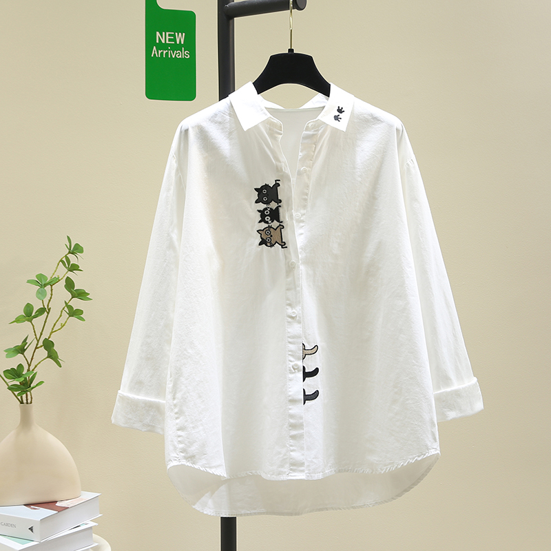 春と秋の新かわいい猫の刺繍ピュアコットン通気性シャツ女性用、韓国スタイルカジュアル年齢軽減多用途学生レイヤード長袖白シャツトップ