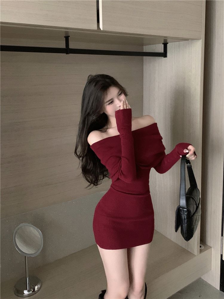 黒オフショルダーミニドレスエレガントな長袖ファッションスリムセクシーな女性秋冬服スキニーセータードレスボディコン
