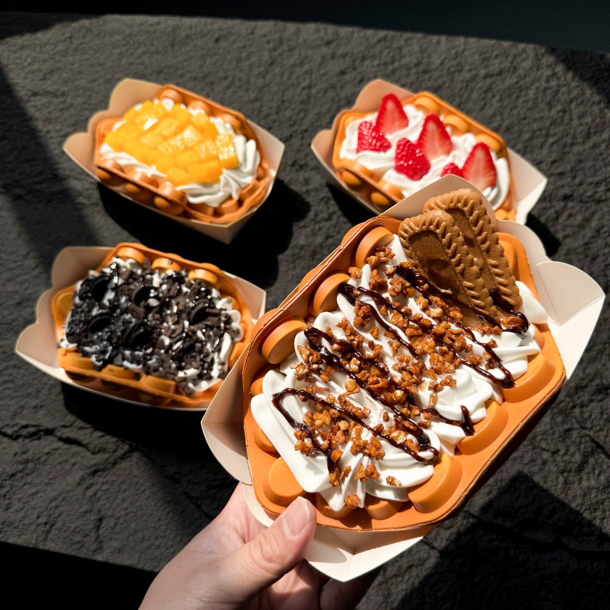 アイスクリームエッグワッフルモデルディスプレイサンプルシミュレーション食品卵パフエッグバブルワッフルモデルデザート小道具ディスプレイ