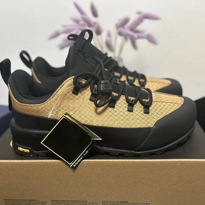 2026 ユニセックス登山靴最高品質の秋/冬アンチスリップトレッキングスニーカー屋外ハイキング靴 37-45