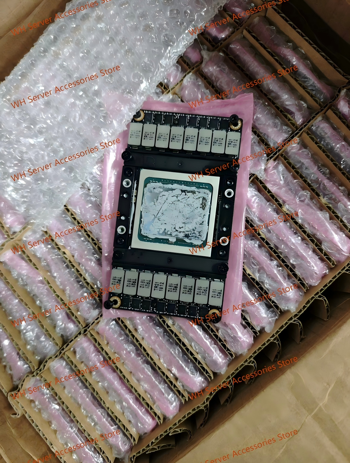 1個 V100 SXM2 32GB GPU グラフィックアクセラレーター