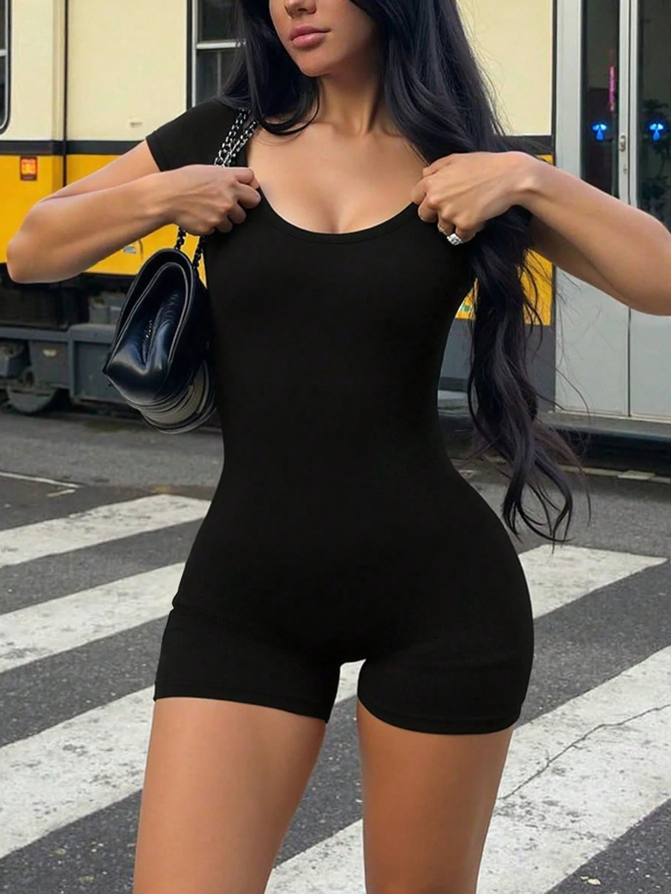 女性の春と夏ソリッドカラーのセクシーなフィット屋外通勤ラウンドネック半袖ジャンプスーツ