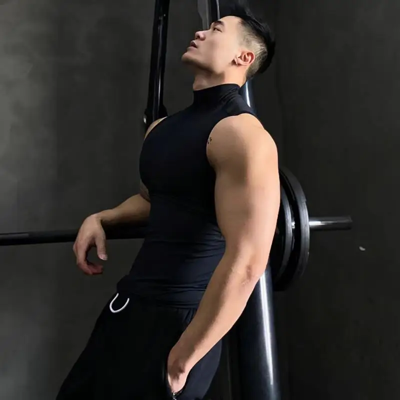 筋肉質の男性フィットネス トレーニング スーツ、ブラザー無地スポーツ ノースリーブ T シャツ、ハイネック伸縮性速乾ベスト