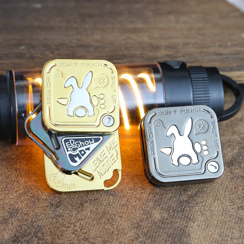 小説不機嫌そうなウサギ EDC そわそわスライダー 3 層サイドプッシュ磁気フォークそわそわおもちゃストレスリリーフおもちゃ ADHD おもちゃギフト