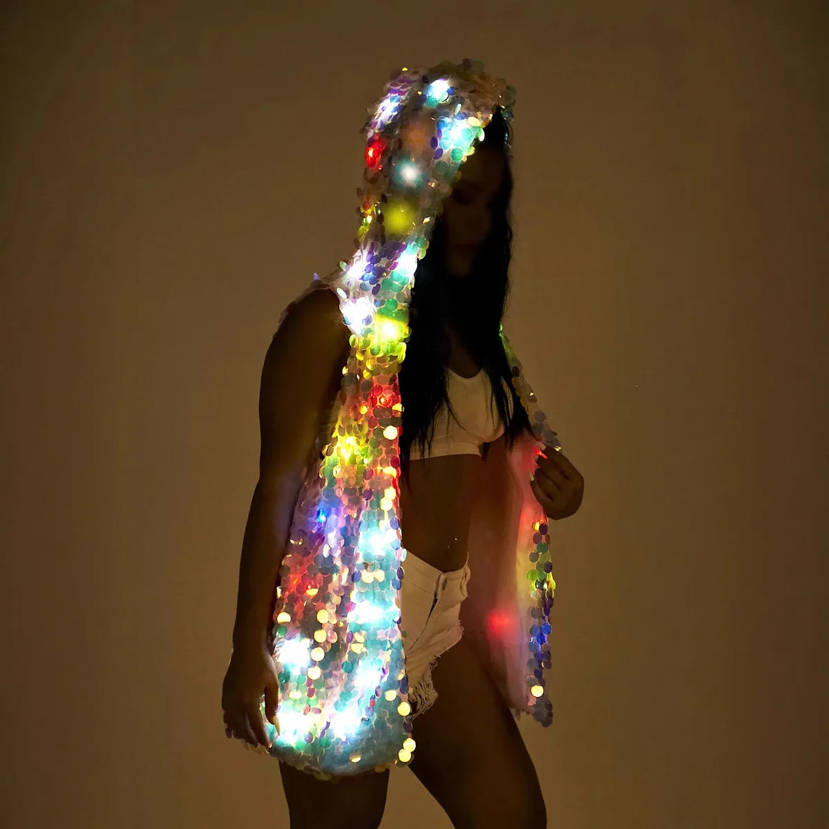 LED ライトアップスパンコールフード付きベストジャケット絶賛衣装女性音楽祭 DJ カーニバルステージパフォーマンス衣装コスプレ 2026