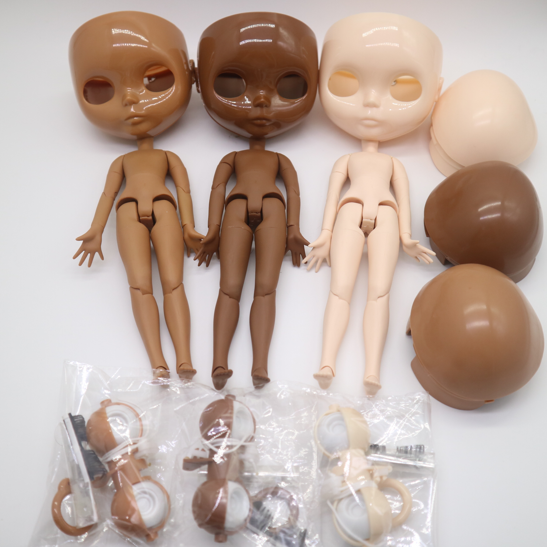 DIY カスタマイズのための男性の体の髪の頭皮と目のメカヌードブライス人形アクセサリー