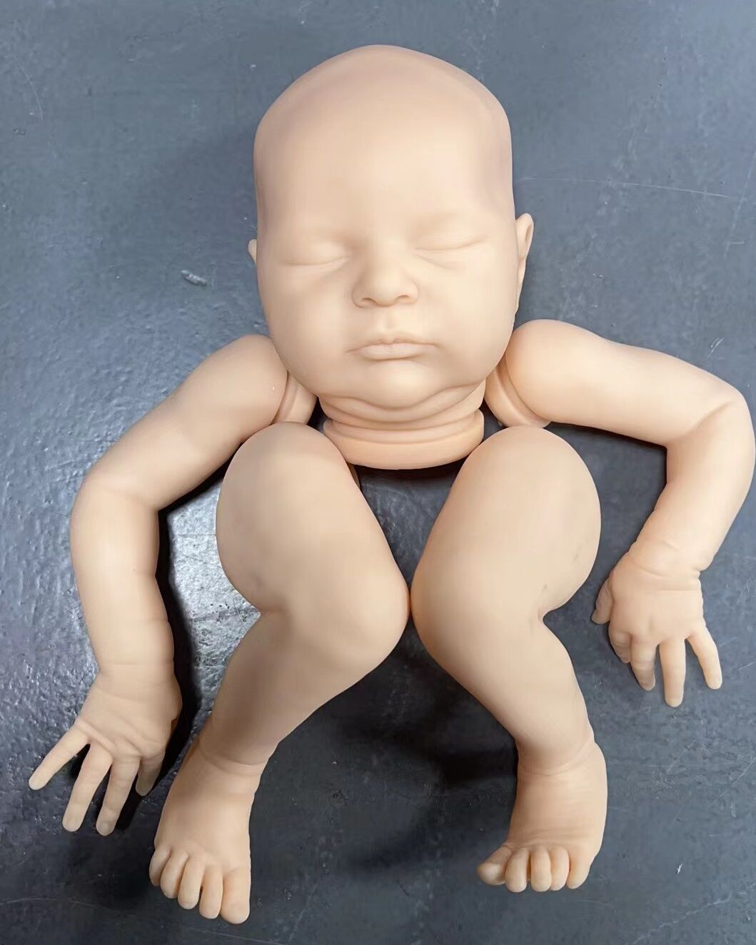 NPK クリアランス 出荷準備完了 20 インチ リボーン人形キット ローラ 未完成 DIY 人形パーツ 布ボディフレッシュカラー付き