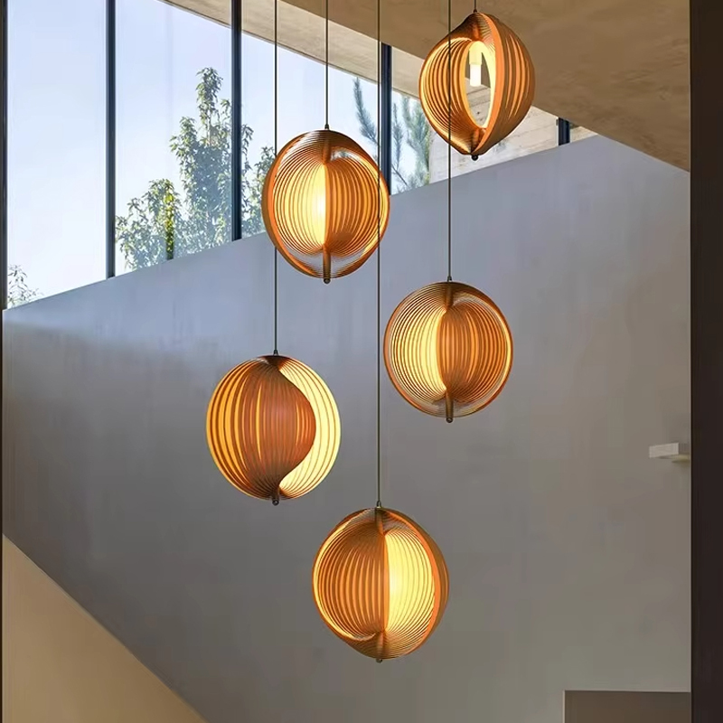 デュプレックス建物高天井木製ベニヤシャンデリアヴィラ階段ロフトアパートダイニングルームリビングルームパーソナライズされたライト