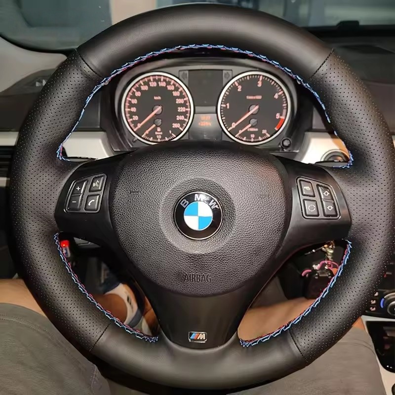 Bmw E81 E90 パック M スポーツ M3 E91 E92 E93 E87 E82 E88 X1 E84 フルブラックレザー車のステアリングホイール編組ソフトレザーカバー