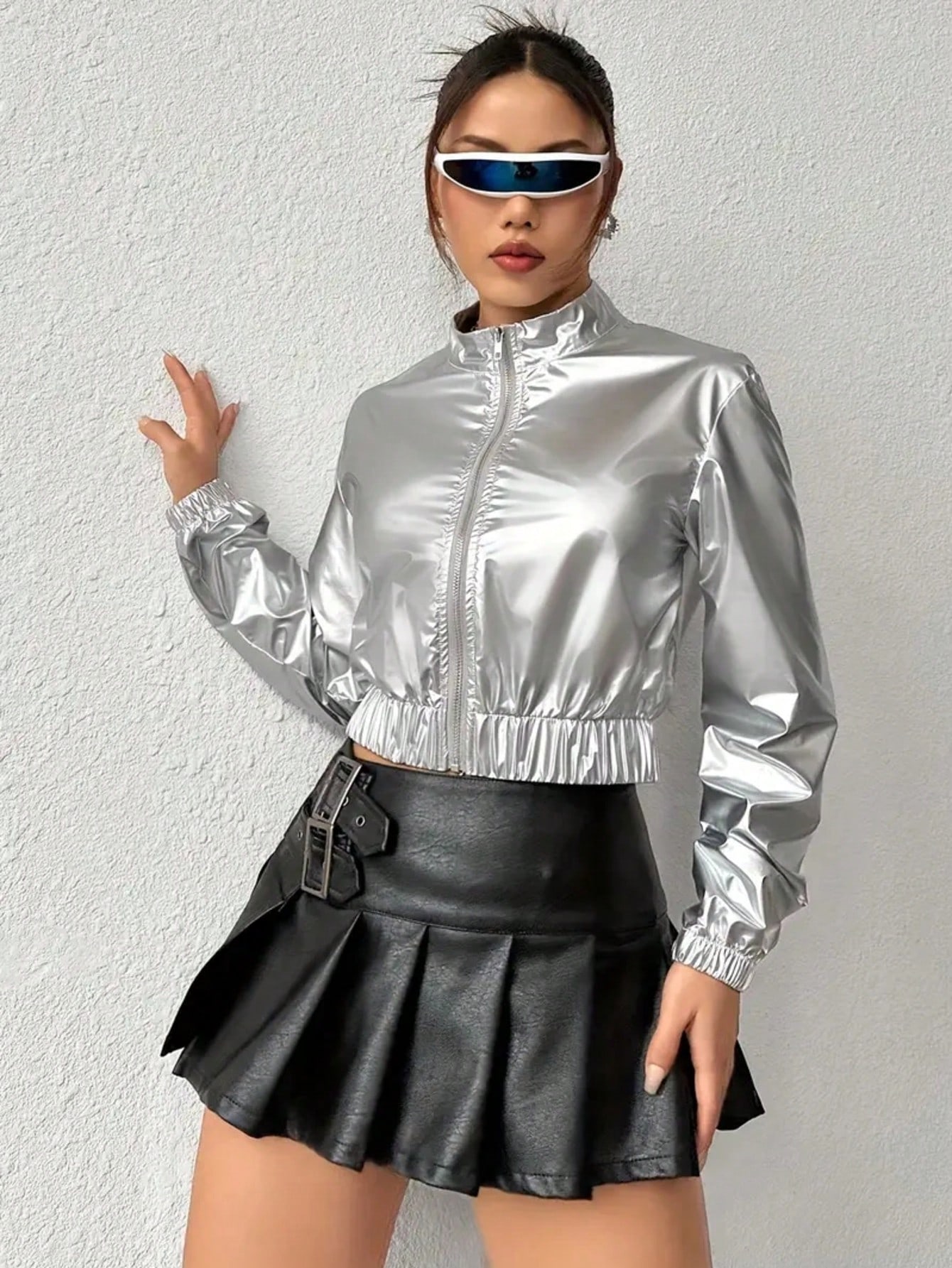 2026 女性の春と秋版パイロットジャケット光沢のあるショートクリップ Kra チェーンオートバイスタイルスタンドアップカラー長袖コート