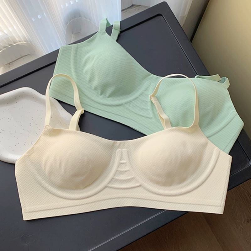 超薄型シームレスブラジャー女性用軽量ワイヤレス快適目に見えない T シャツブラジャー普段着ベストセラー裏地なしランジェリー