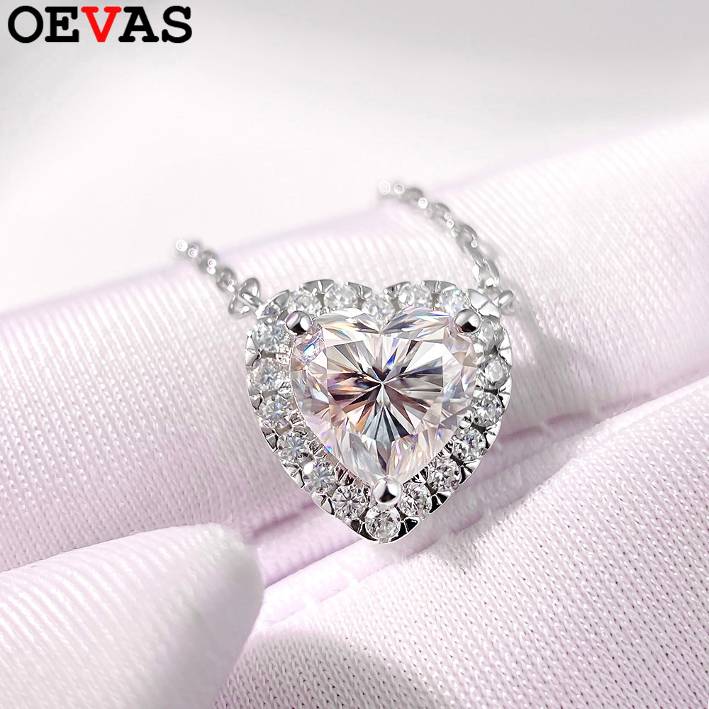 OEVAS 1-4CT ハートフルモアッサナイトペンダントネックレス女性のための S925 スターリングシルバーメッキ 18 18K ゴールドウェディングパーティーファインジュエリー