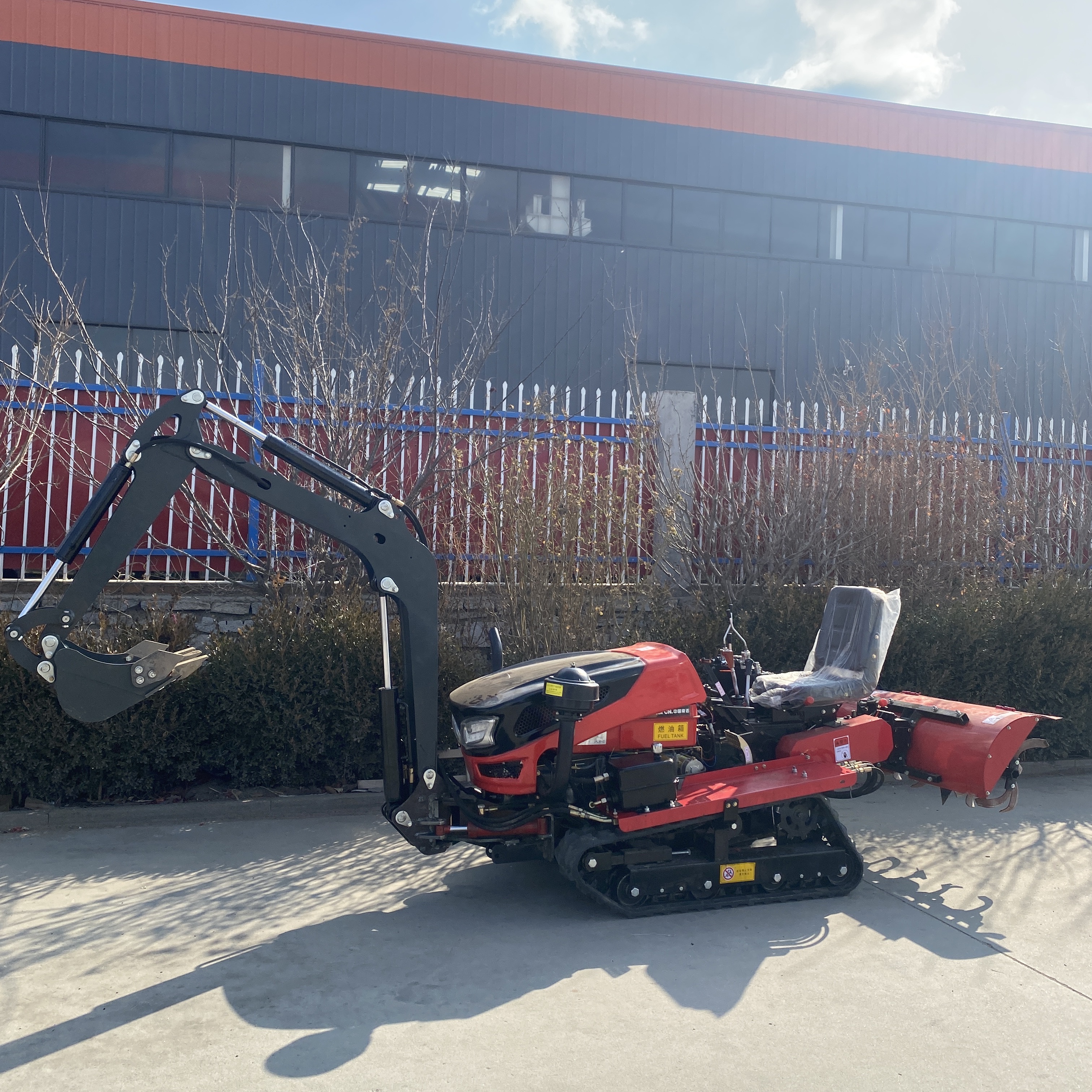 カスタマイズされた防錆農業 35HP ミニ耕運機多機能耕運機耕運機クローラートラクター掘削機付き