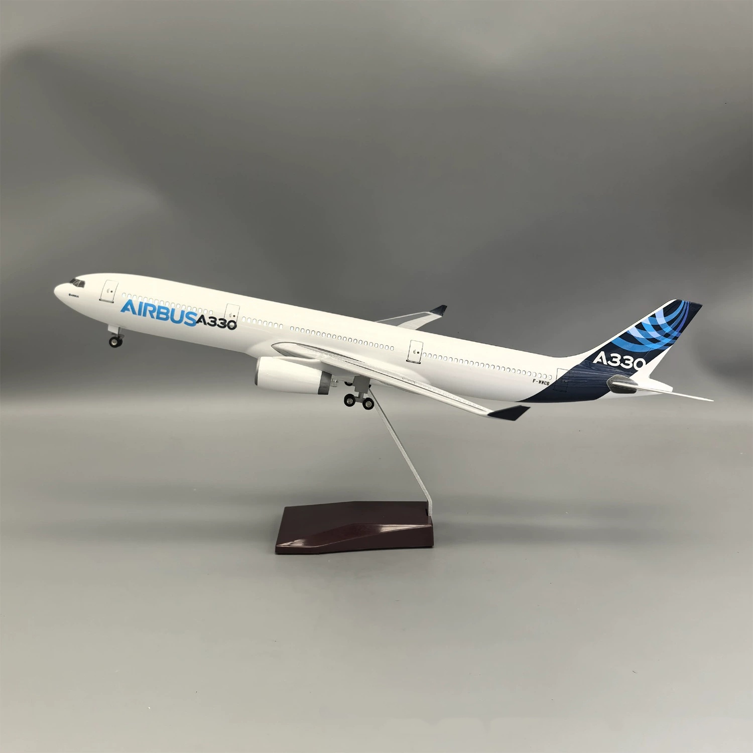 47 センチメートル A330 プロトタイプ飛行機模型玩具キット ダイキャスト樹脂 スタンド LED ライトとホイール付き 航空愛好家へのギフトや男の子用