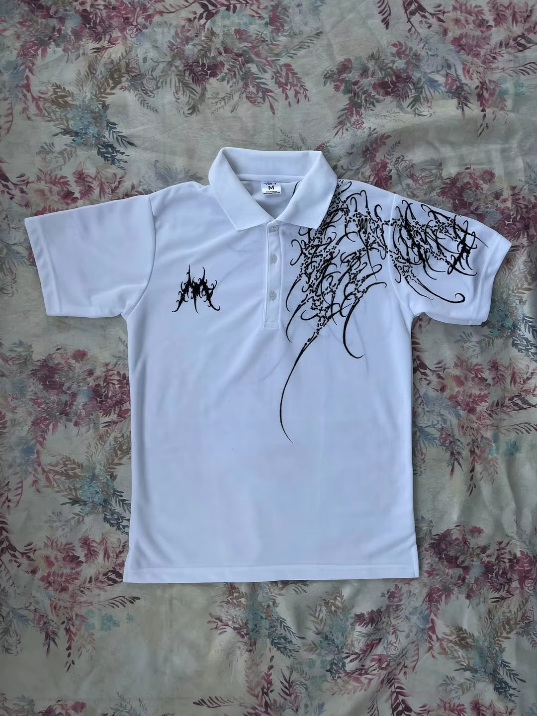 Y2K ポロシャツ プリント ロック ゴス オーバーサイズ Tシャツ ヒップホップ ボタンダウンカラーシャツ パンク カジュアル Tシャツ ミニマリストでファッショナブル