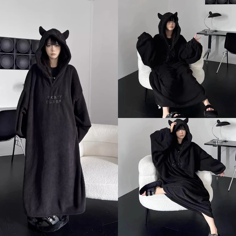 厚みのあるパッド入りパジャマ無地ホームウェアルーズ特大フード付きドレスインプカップルローブ秋と冬のワンピースパジャマ