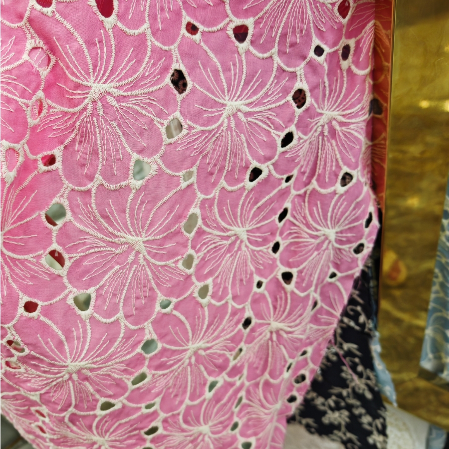 熱い販売ピンク、白、紫の夏の綿スカート服ドレス生地 DIY 女性の綿綿刺繍レース中空布