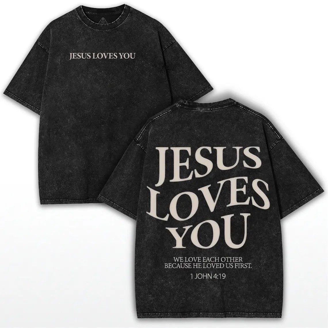 イエスはあなたを愛しています Tシャツクリスチャン 1 ジョン 4:19 ヴィンテージウォッシュコットンレトロ聖書の一節グラフィック Tシャツストリートユニセックストップ