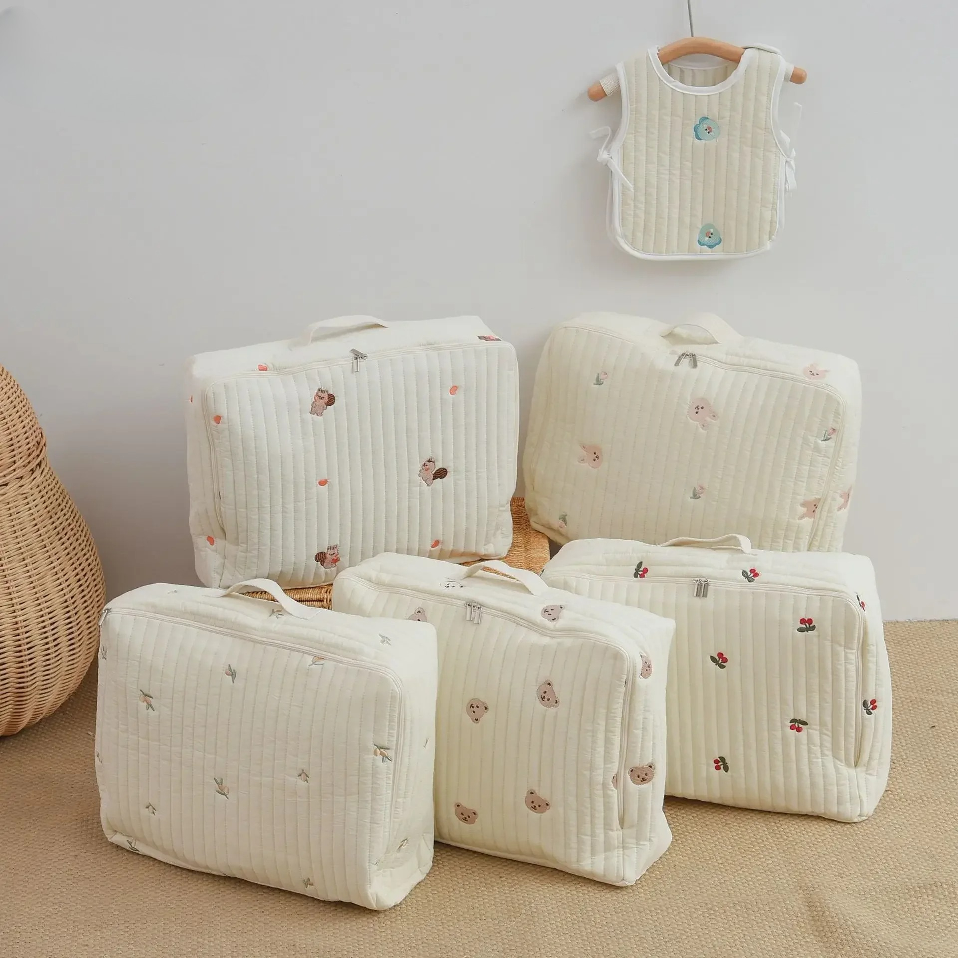 2026 新かわいいクマの花の刺繍パターンベビーベージュ綿生地ジッパーおむつ荷物バッグおむつバッグバックパック Bebes Ins