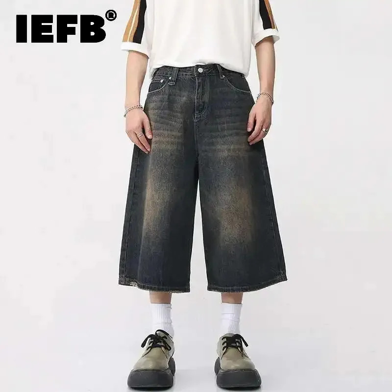 IEFB 韓国スタイルヴィンテージメンズジーンズ夏ルーズ男性ワイドレッグ膝丈ショーツ新しい洗浄ファッションショートデニムパンツ 9A8825