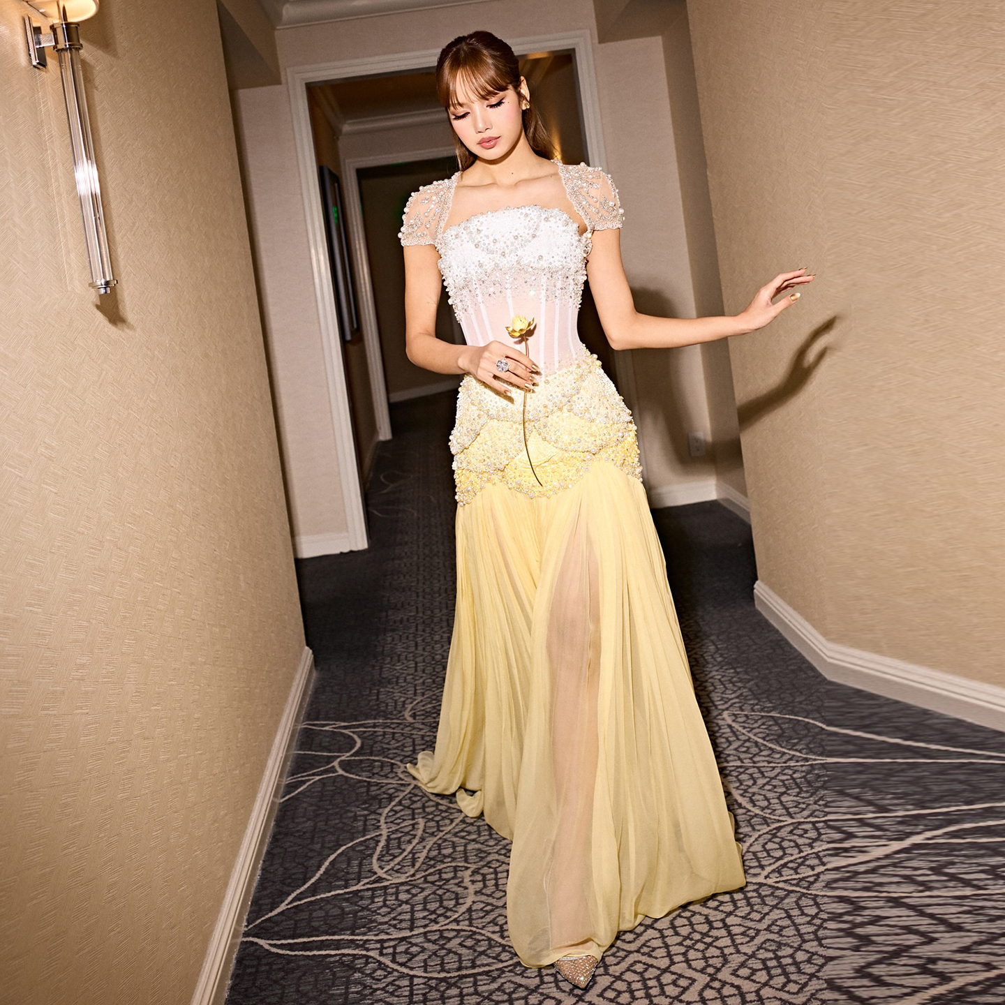 シャロンはエレガントなケープスリーブ A ラインイブニングドレスシフォンティアードスパンコールパールフォーマルパーティードレス女性のための SS286 カスタマイズ