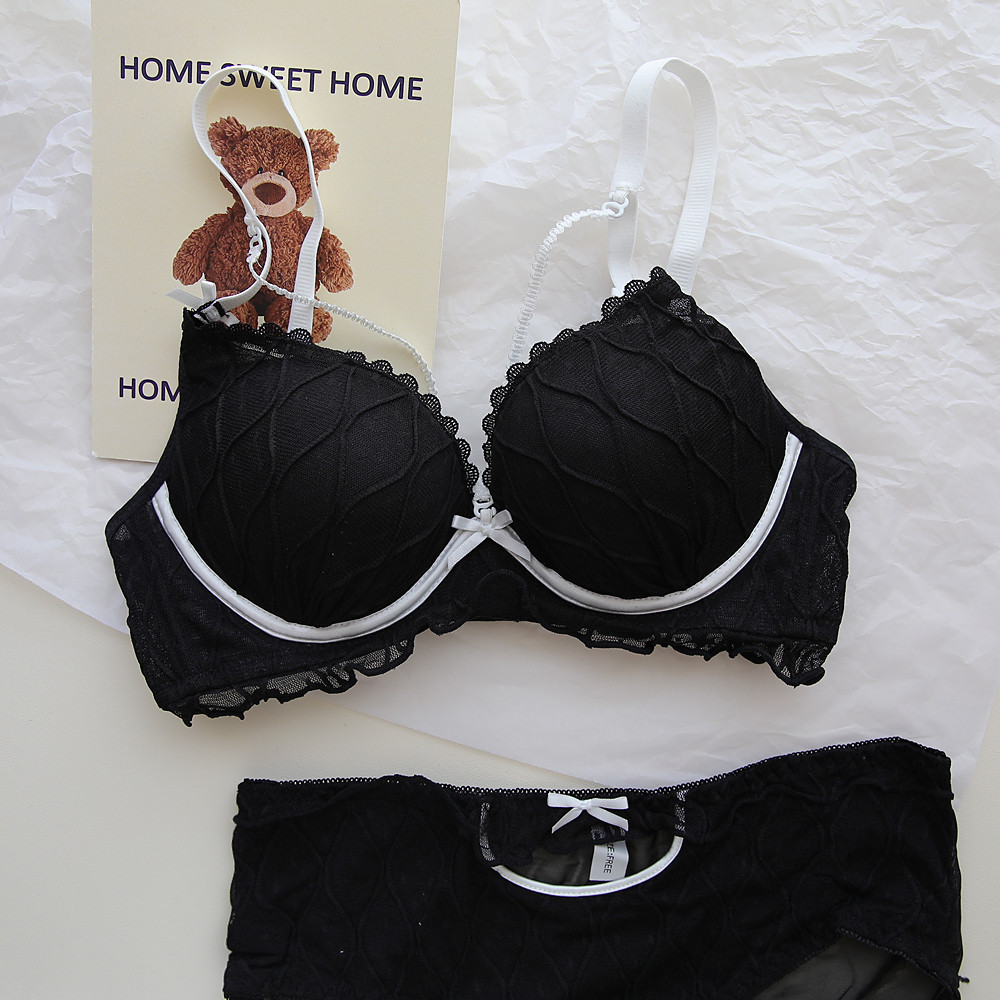 Sexy Cross Front Lingerie Set for Young Girls, Pure Desire Lace Wireless Push-Up Bra for Small Breasts