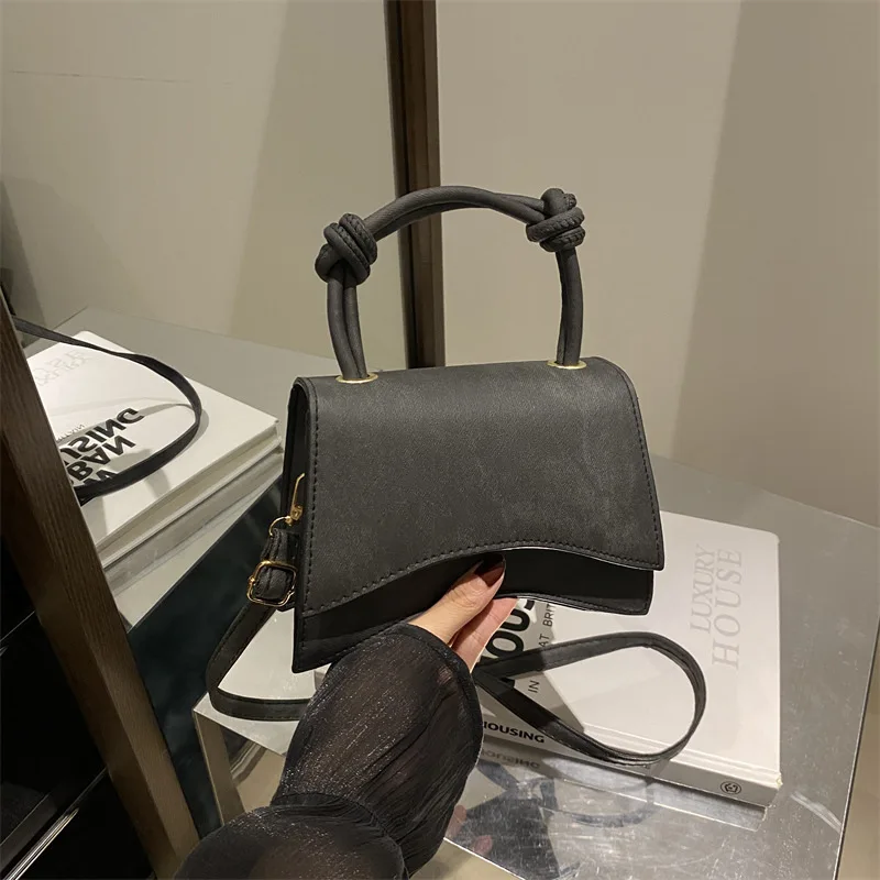 レトロ女性のショルダーバッグ高級 Pu レザーファッション女性クロスボディバッグ女性のハンドバッグスクエアバッグクロスボディ財布 Bolso Mujer