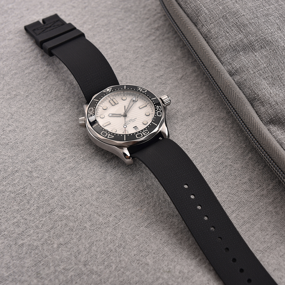 新しいワンピース FKM 時計ストラップ 20 ミリメートル 21 ミリメートル 22 ミリメートル高品質軍事防水ゴム交換バンドロレックスチューダー