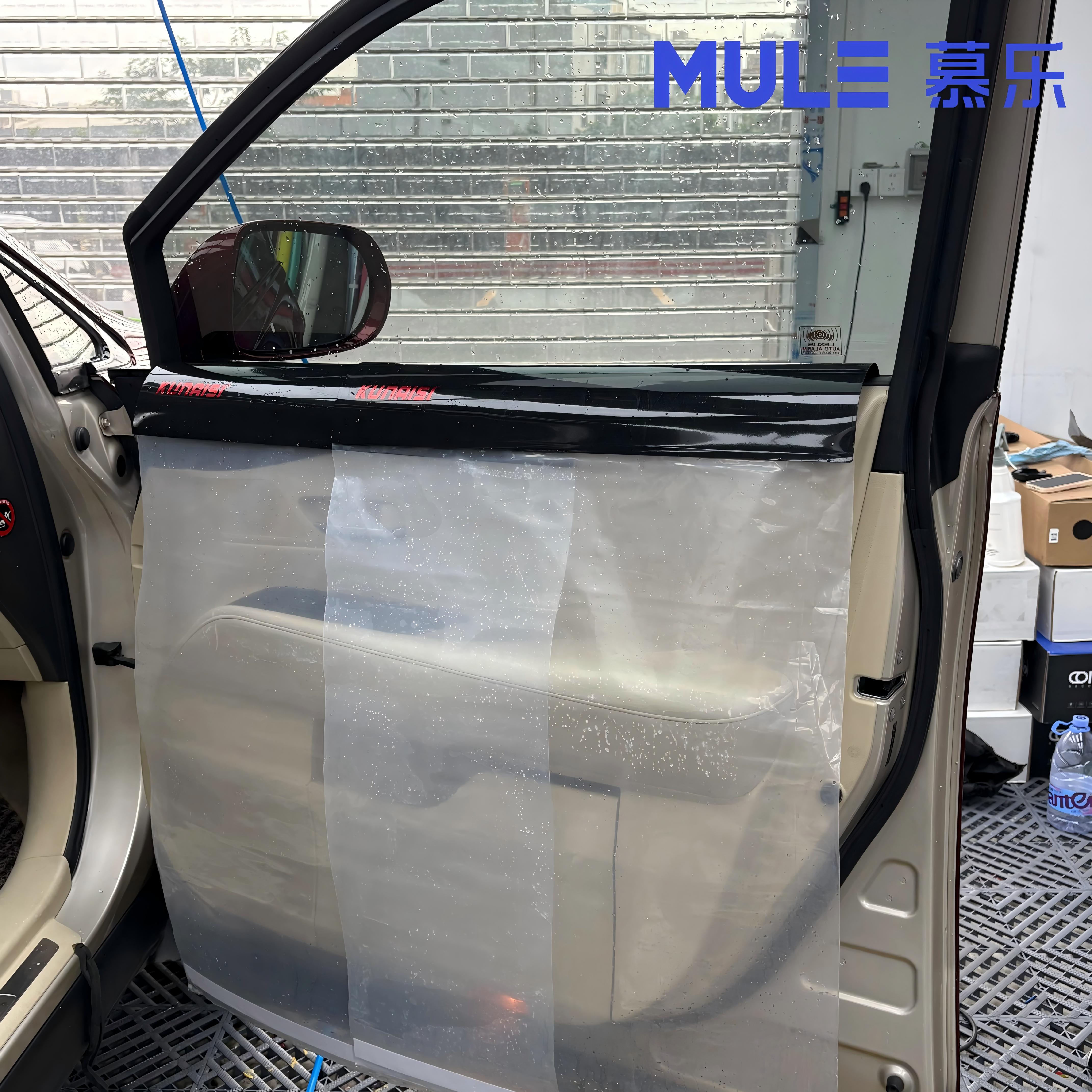 窓着色ダッシュボード用のクリーニングツール付き防水車ドアカバーキット