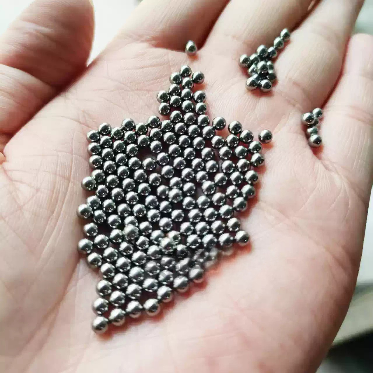 金属研究用の高純度99.995%鉄球分析純物質