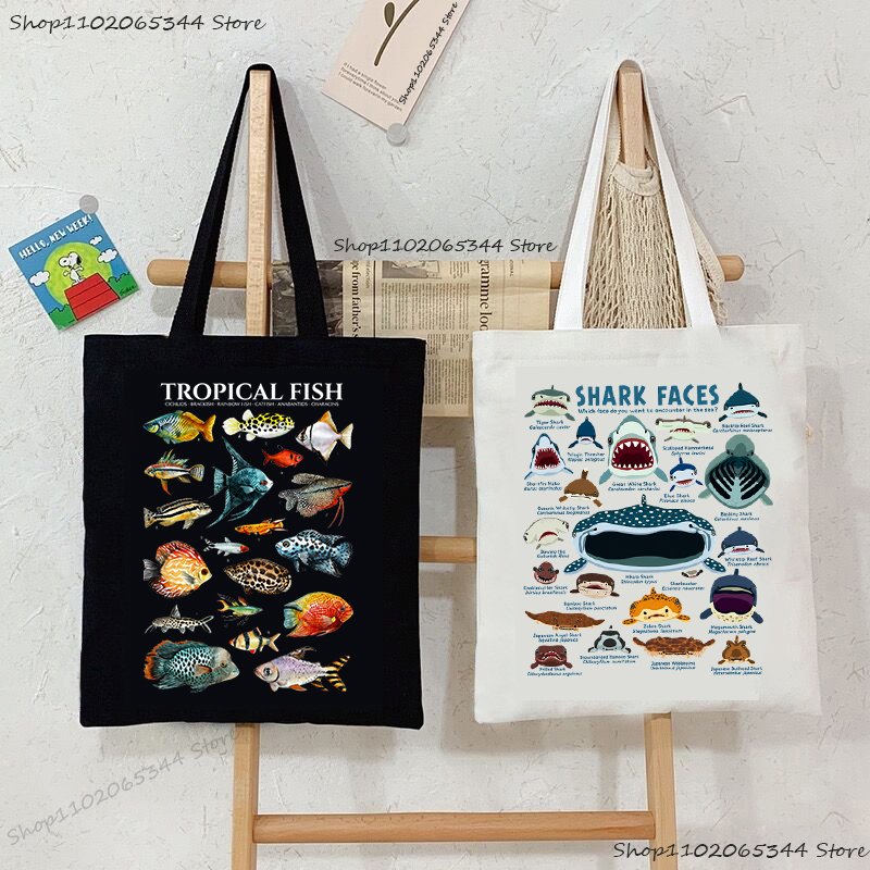 サメと熱帯魚プリントキャンバストートバッグ海洋動物ヴィンテージショルダーバッグ海の恋人のための女性のかわいいサメハンドバッグ