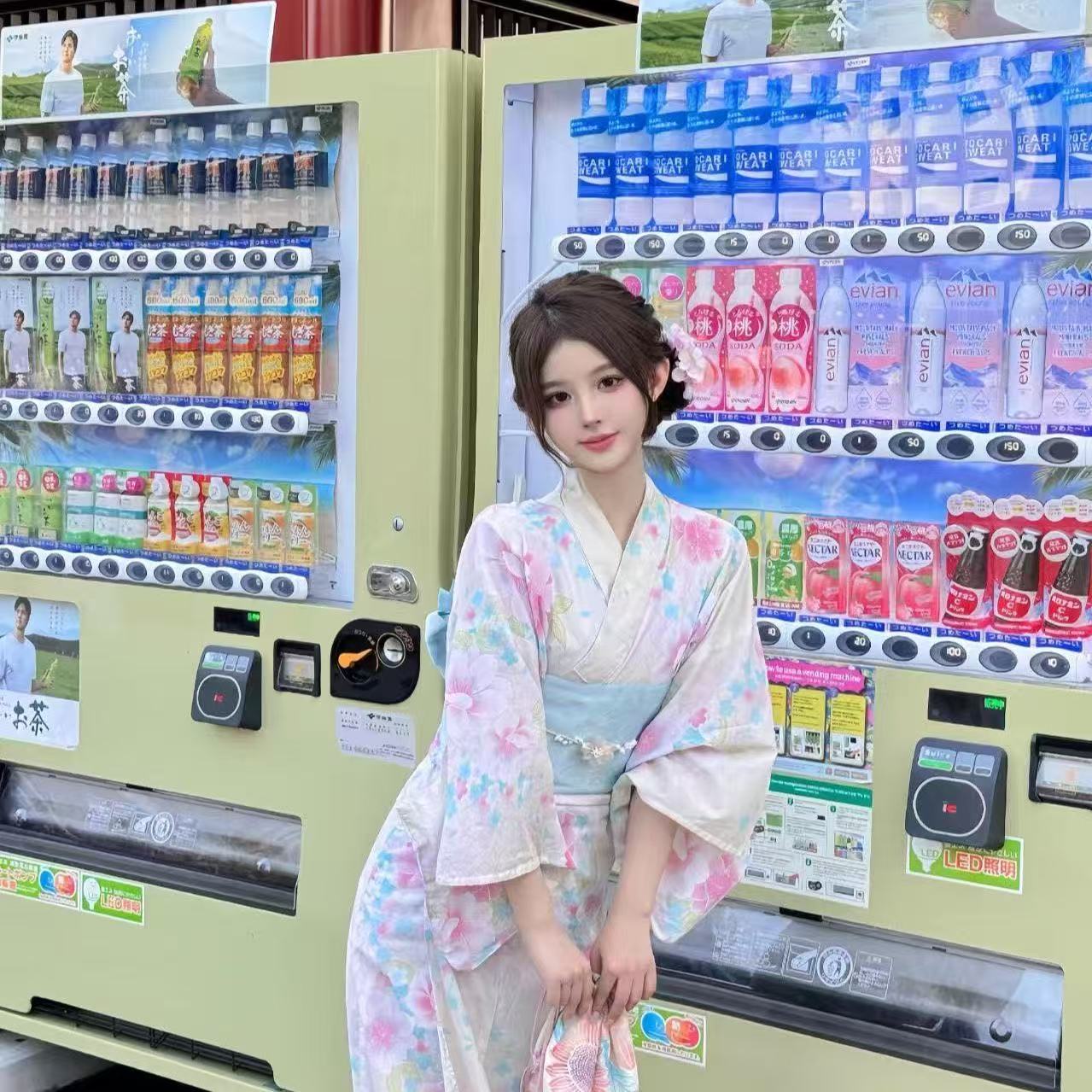 エレガントな新鮮な着物女の子のための伝統的な日本の浴衣古代アジアの衣装夏のビーチパーティーコスプレローブガウン着物