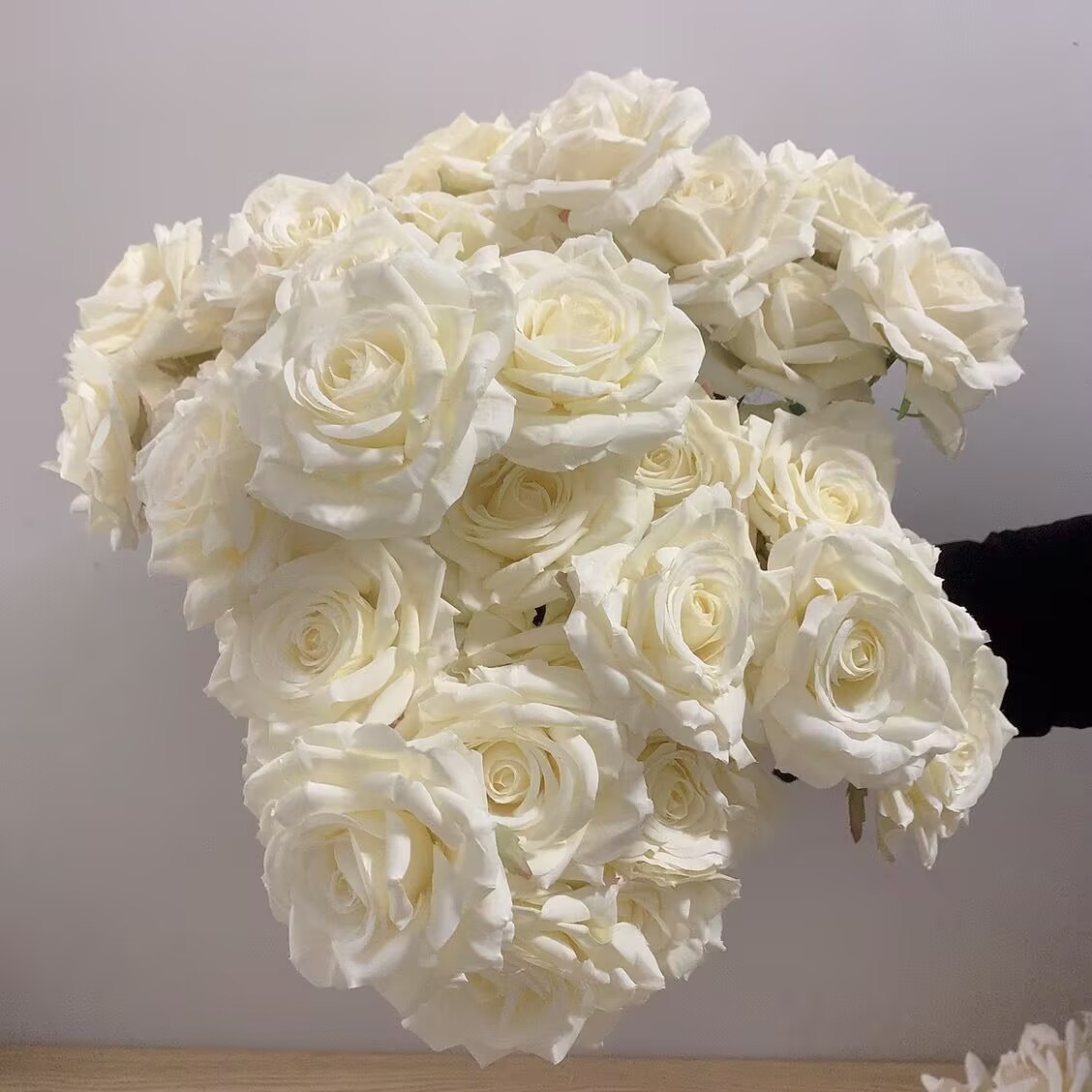 7 ヘッドバラの花束造花ホワイトベージュアイボリーヴィンテージローズリビングルームドライフラワー装飾結婚式