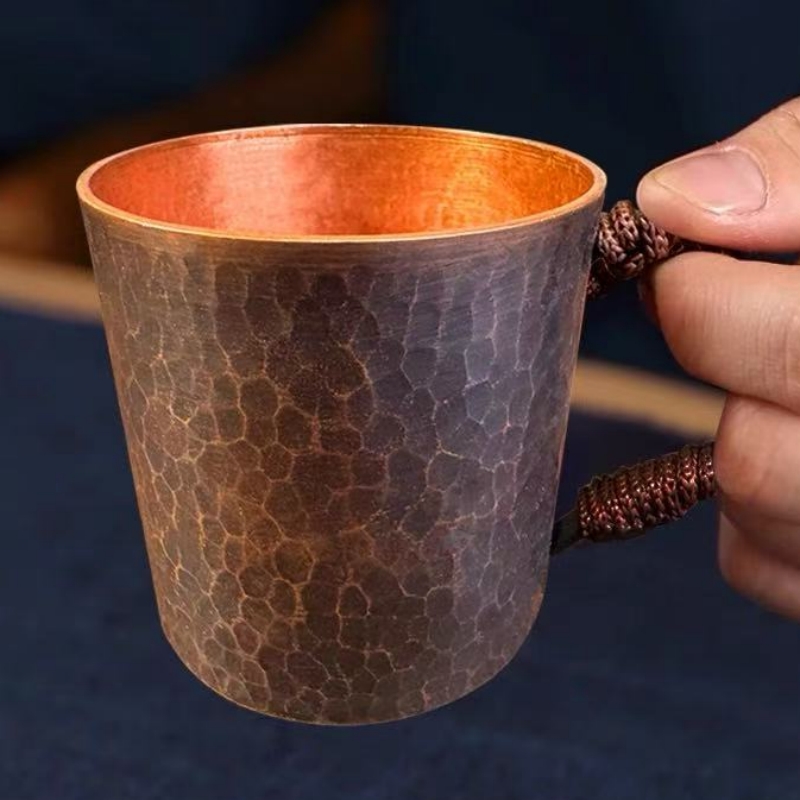 小さなヴィンテージ純銅コーヒーカップ、手作り彫刻ハンマーテクスチャ織ハンドル150mlマグ、ポータブルティーカップ食器