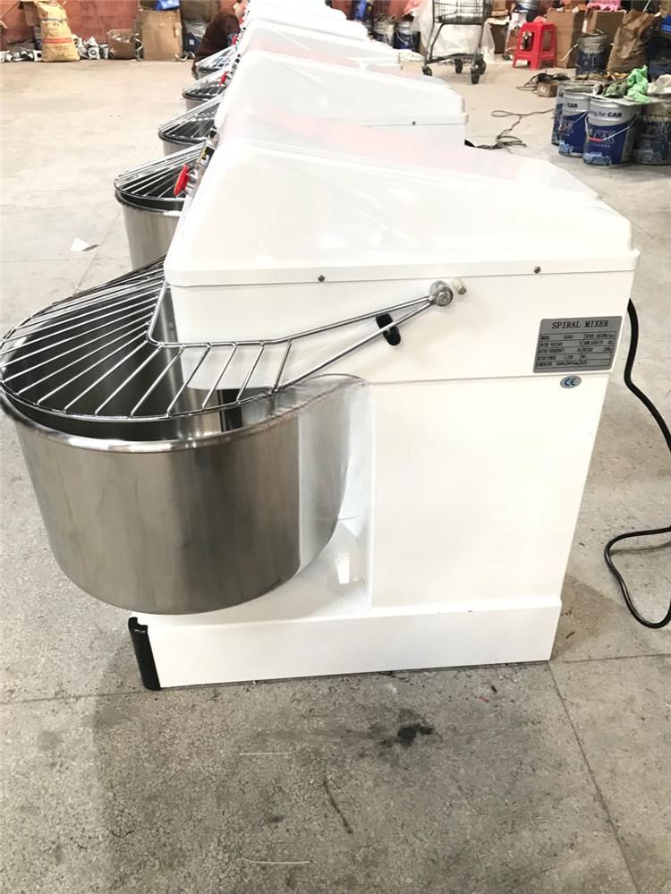 シンプルな操作の生地混合機/商業生地ミキサー機/生地混練機ベーカリー用電気食品ミキサー