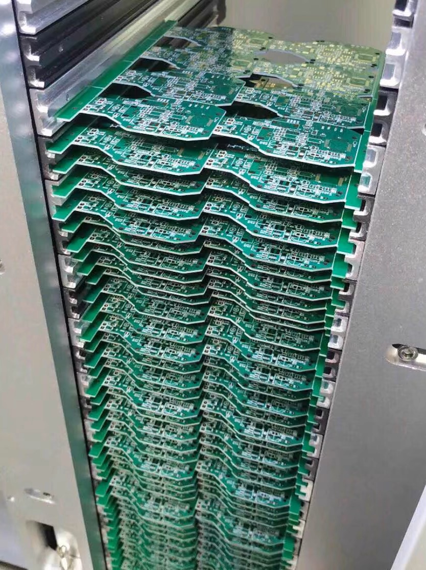 PCB カード ソフトウェアおよびハードウェアをサポートする PCB デバイス IC チップ BGA はんだ付け高周波回路基板 PCB PCBA