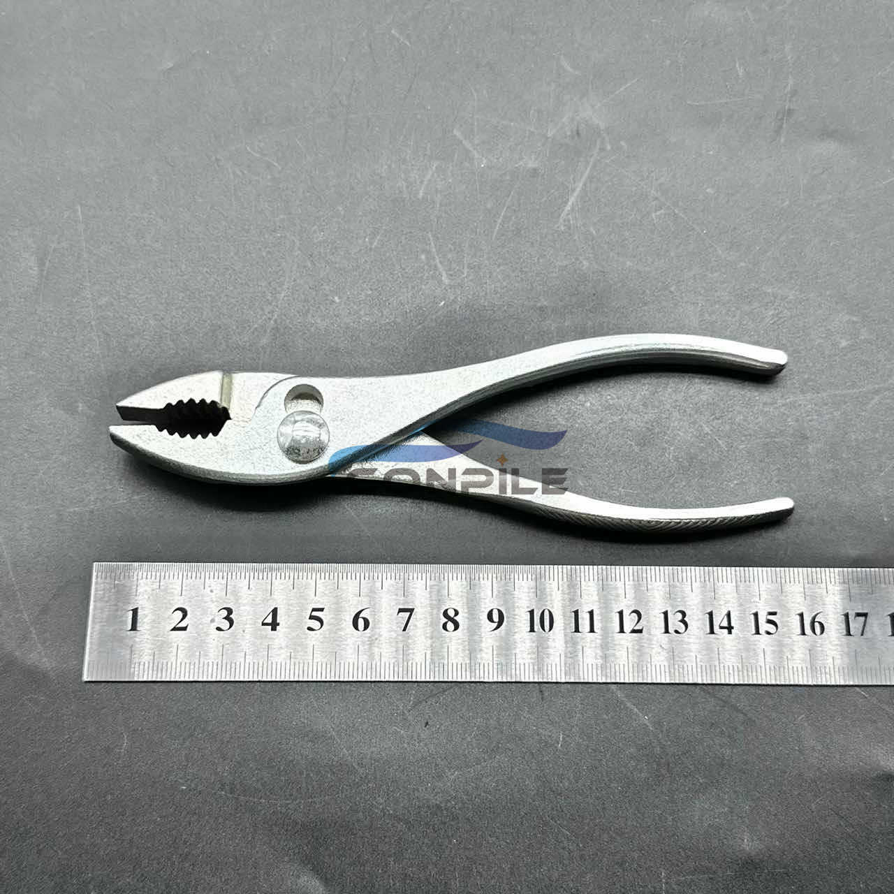 トヨタランドクルーザープラド用補助ツールレンチフィッシュノーズプライヤードライバー火口スリーブ