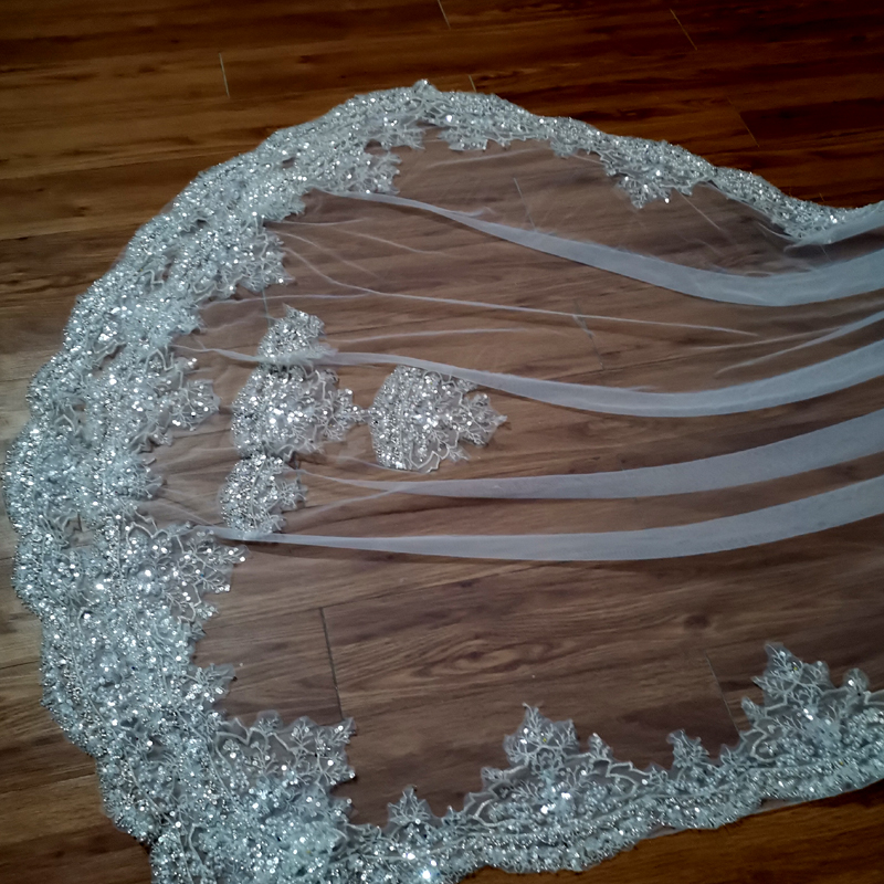 カスタマイズされたブライダルスパークリングパール刺繍高級ベール大聖堂と櫛ヘッドクロス結婚式の帽子アクセサリー