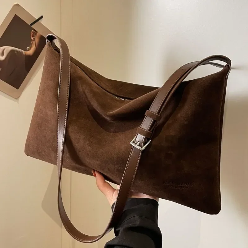 今年の新しい怠惰なスタイルのレトロなシングルショルダー脇の下バッグミニマリストトートバッグ大容量通勤バッグクロスボディバッグ