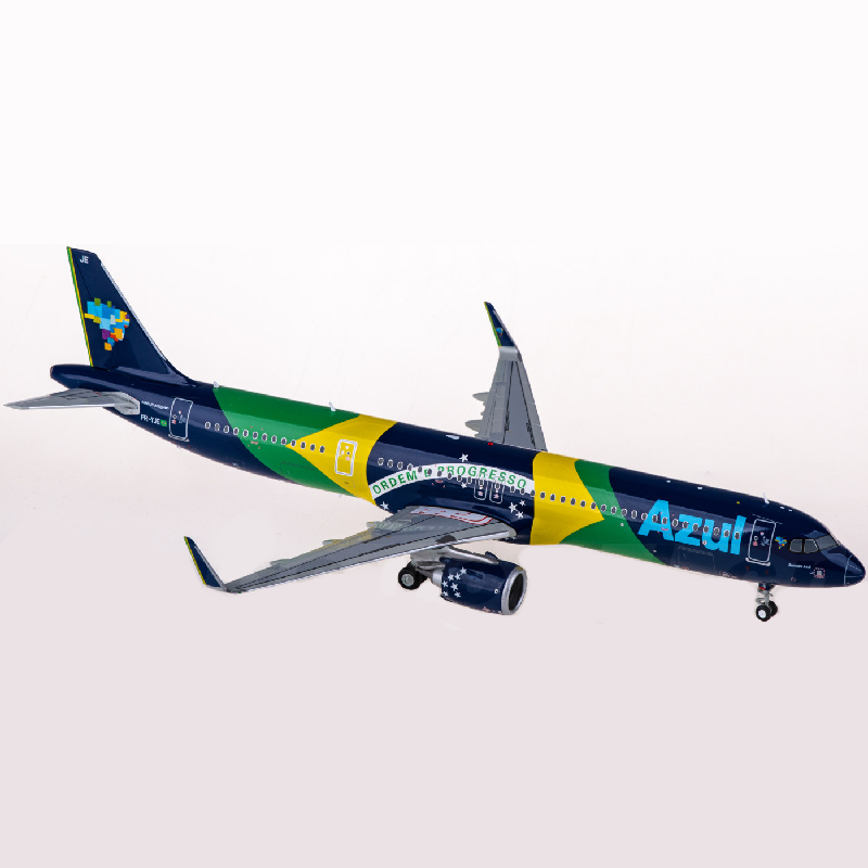 Geminijets 1:200 スケール G2AZU1085 アズール A321neo PR-YJE Diecasts 金属ミニチュア航空機航空 Avion モデルのおもちゃ男の子