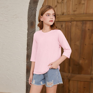 女の子用トップス・Tシャツの卸売　子供・女の子向け高品質な大きめサイズのTシャツ　夏用で通気性・着心地の良い半袖Tシャツ