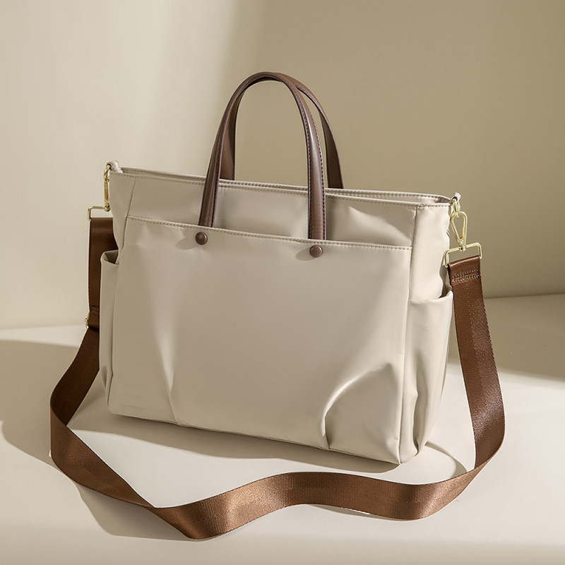 CFUN YA 新しい高級女性ハンドバッグトートオックスフォード防水女性ショルダークロスボディバッグ 15.6 ラップトップバッグ女性メッセンジャーパック 2025