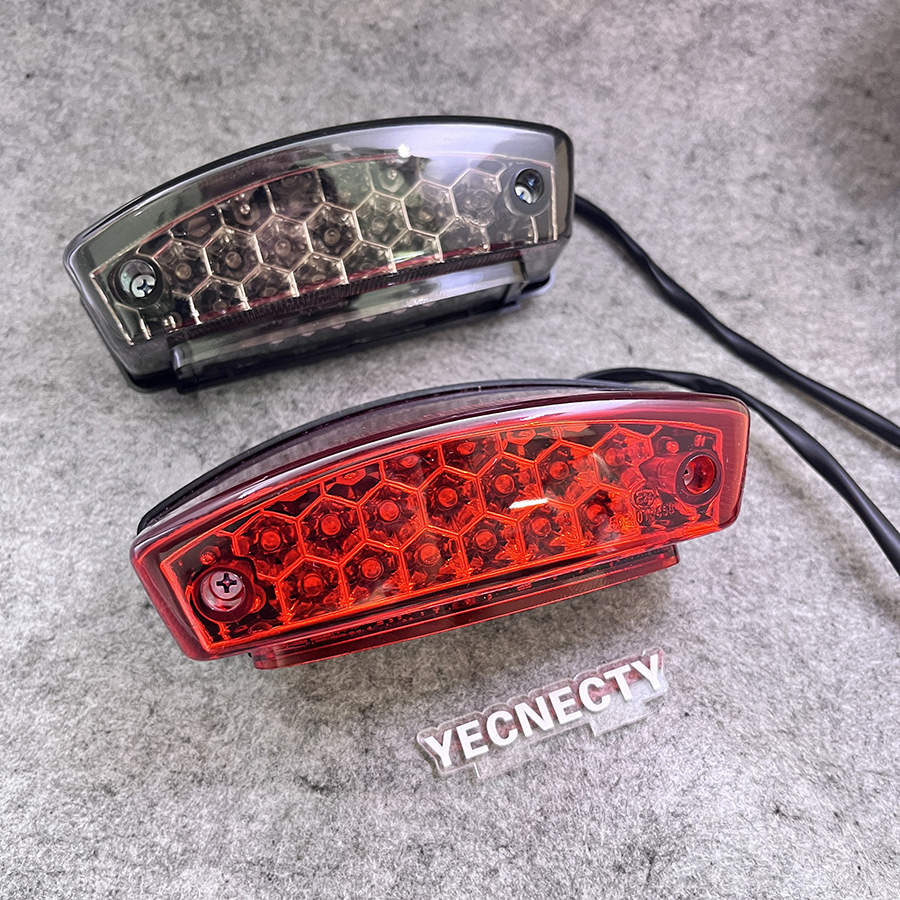 21 LED ユニバーサルオートバイブレーキライトナンバープレートリアストップインジケータ Ducati モンスター 400 620 695 750 800 900 S2R S4R