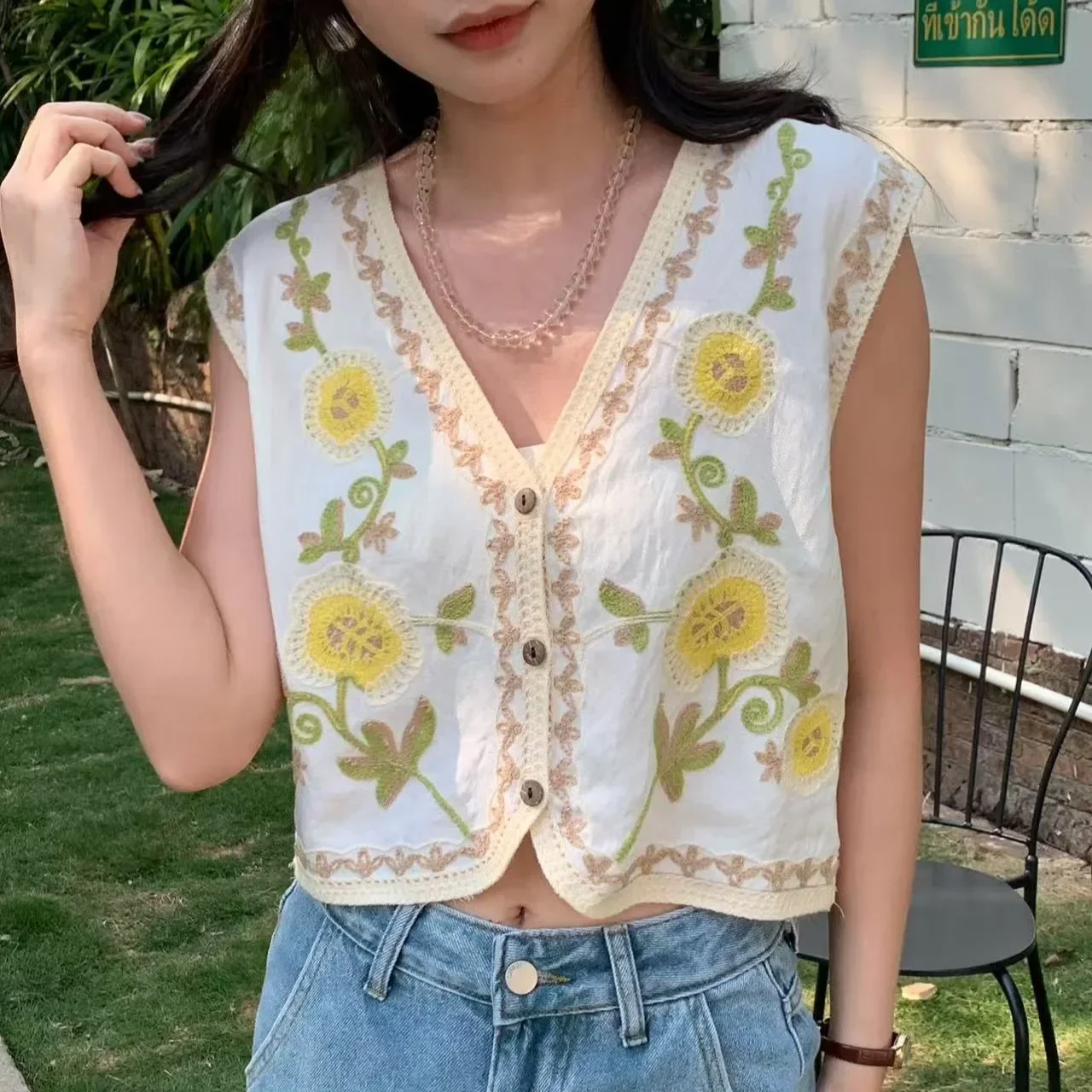 花刺繍ベストジャケットボタンフロント透かしニットチョッキノースリーブブラウス女性夏自由奔放に生きるビーチフェスティバル
